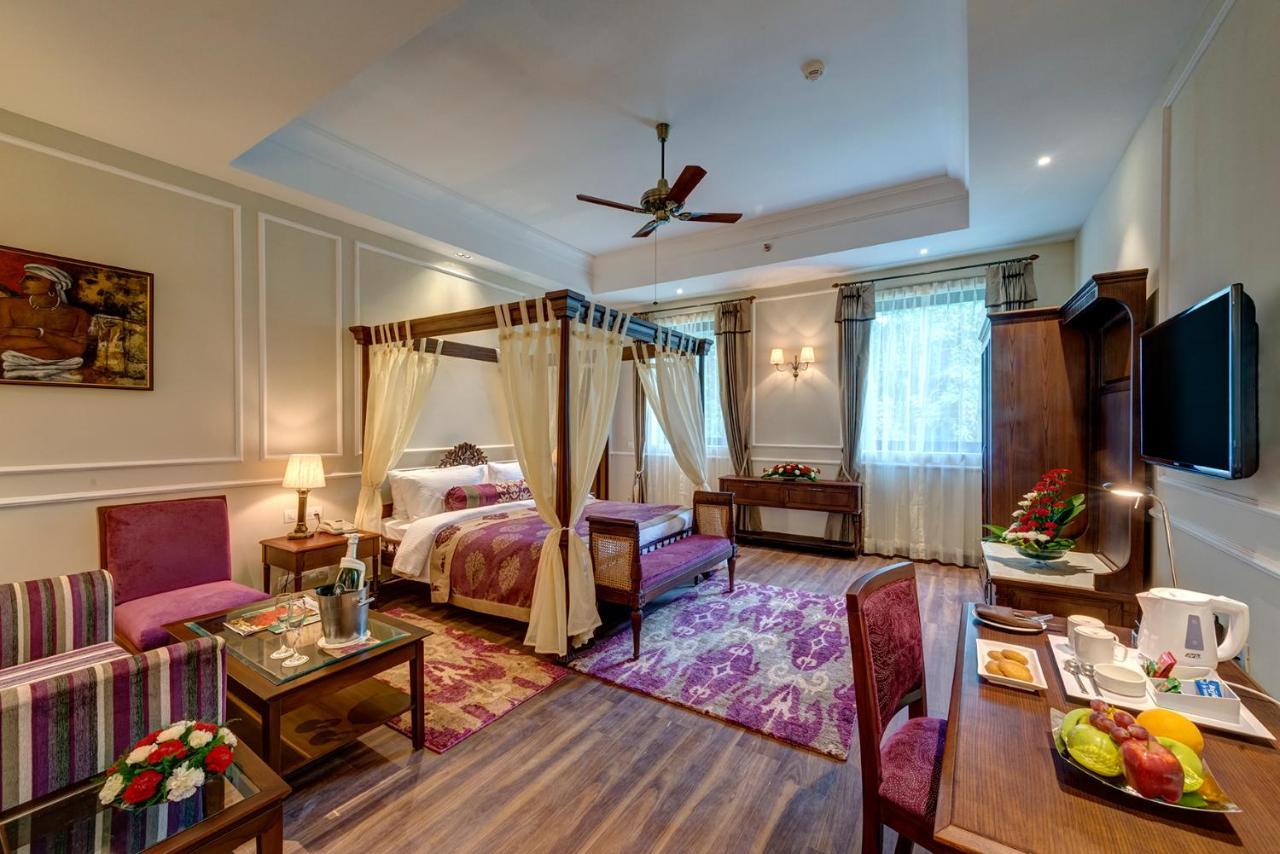 Hotel The Astor à Calcutta Extérieur photo