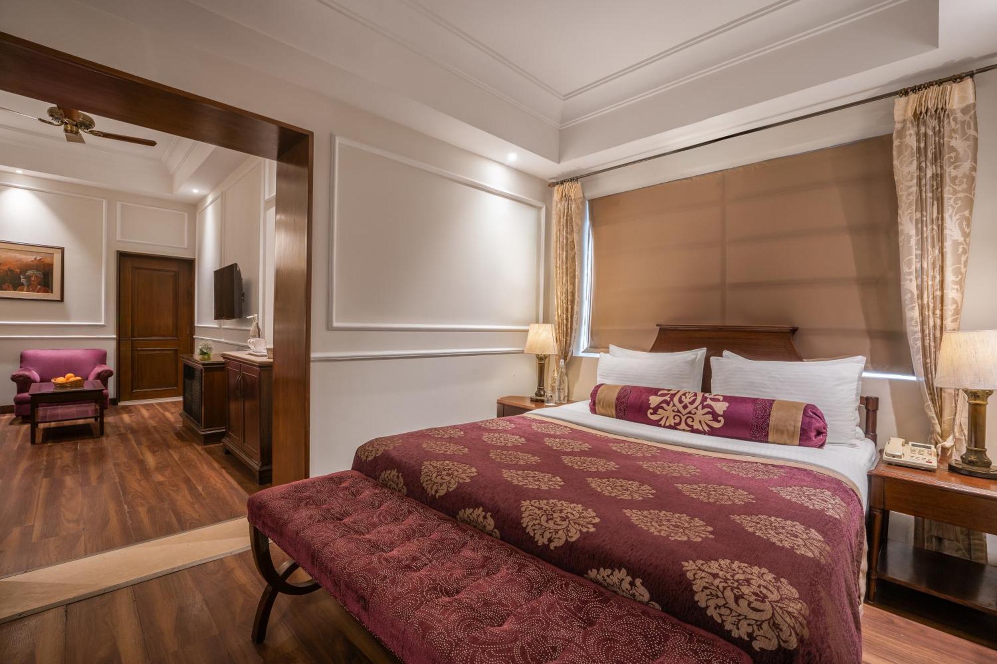 Hotel The Astor à Calcutta Extérieur photo